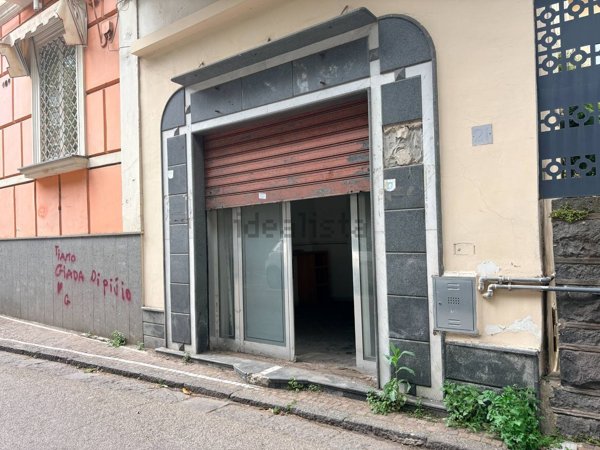 locale commerciale in affitto ad Aversa in zona Centro Città