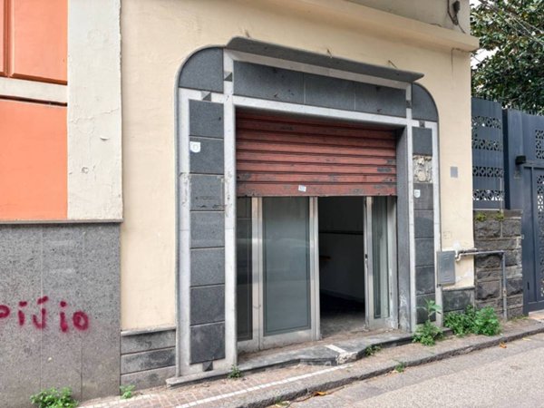 negozio in affitto ad Aversa in zona Centro Città