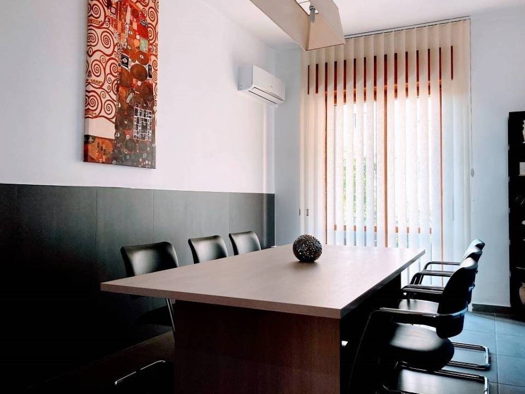 ufficio in affitto ad Aversa