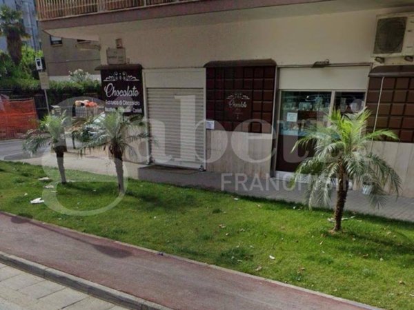 negozio in affitto ad Aversa