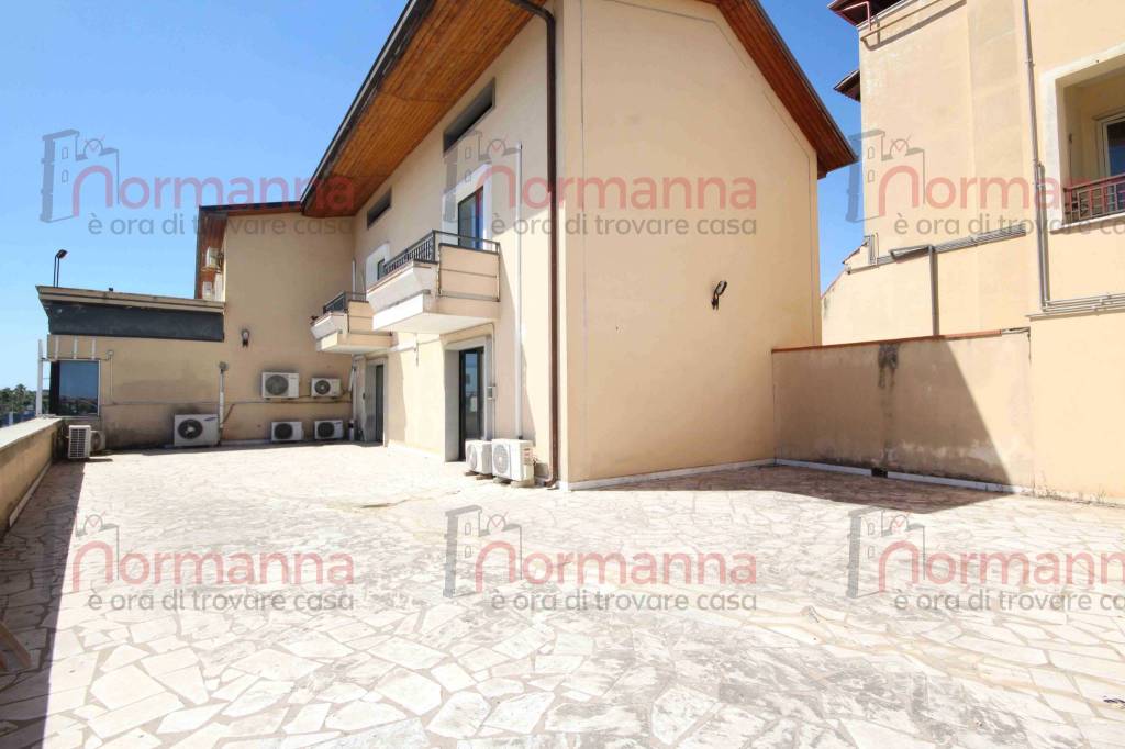 ufficio in affitto ad Aversa