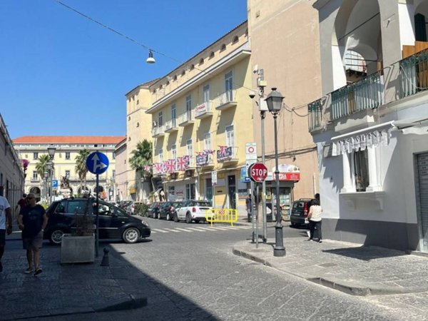 negozio in affitto ad Aversa in zona Centro Città