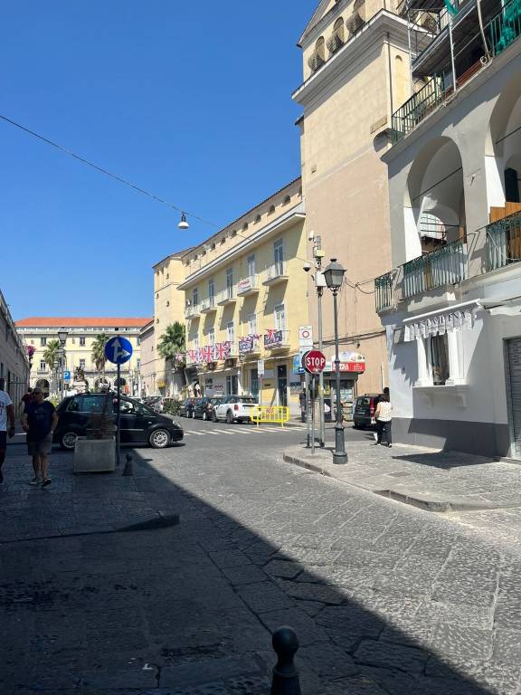 negozio in affitto ad Aversa in zona Centro Città