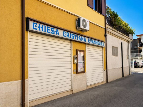 negozio in affitto ad Aversa