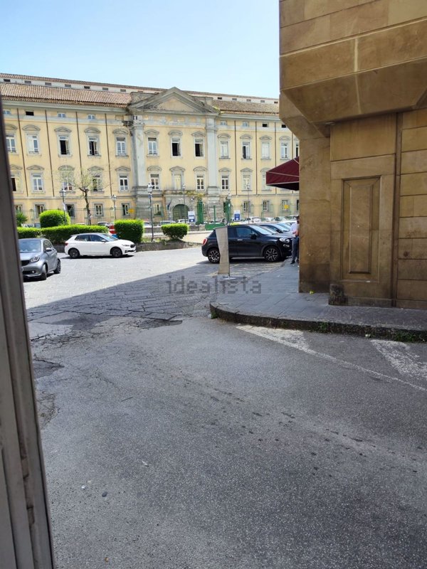 locale commerciale in affitto ad Aversa