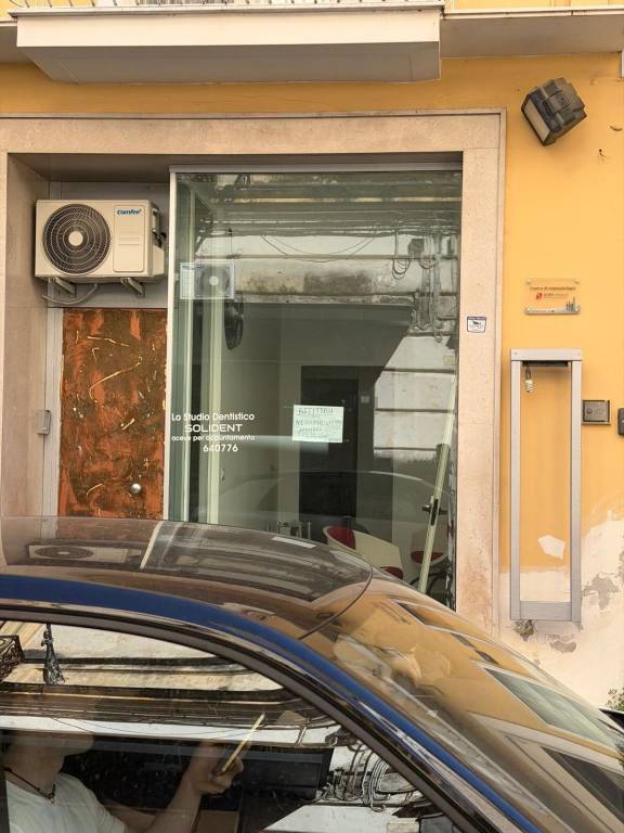 negozio in affitto ad Aversa in zona Centro Città