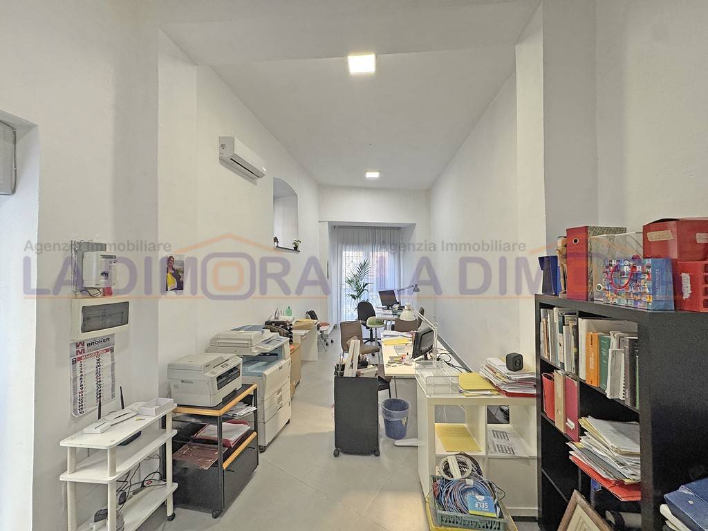 negozio in affitto ad Aversa in zona Centro Città