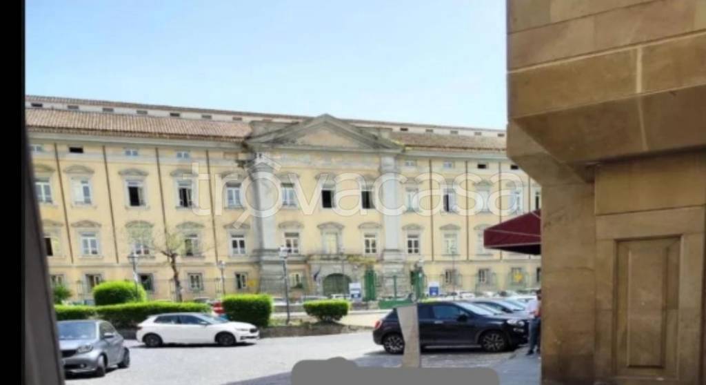 negozio in affitto ad Aversa