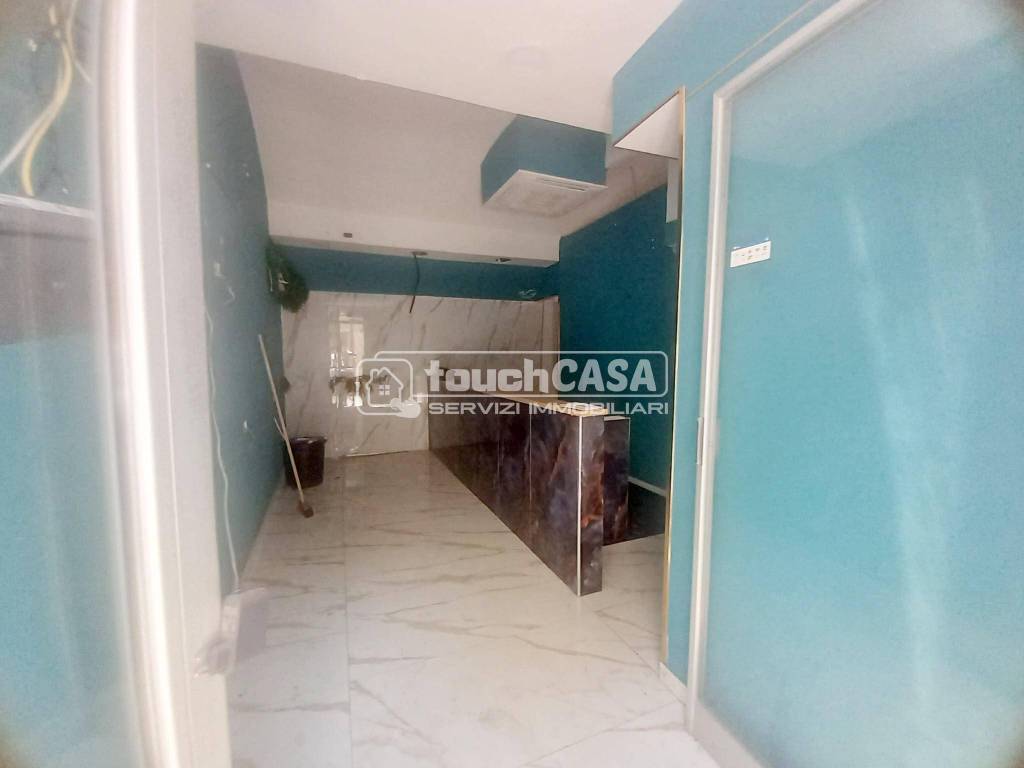 negozio in affitto ad Aversa in zona Centro Città