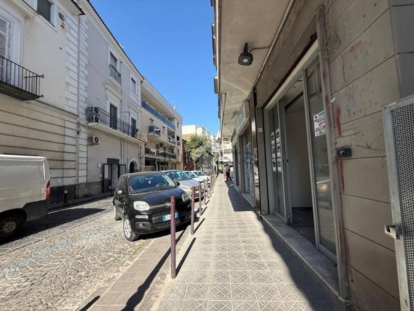 locale commerciale in affitto ad Aversa in zona Centro Città