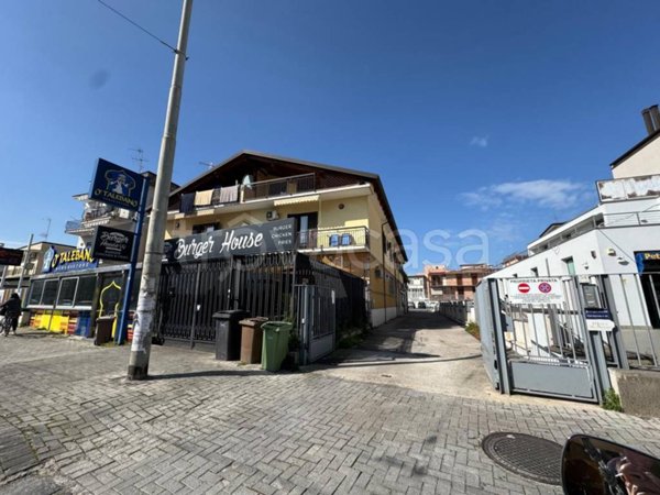 locale commerciale in affitto ad Aversa