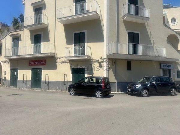 locale commerciale in affitto ad Aversa
