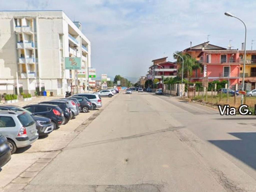 negozio in affitto ad Aversa