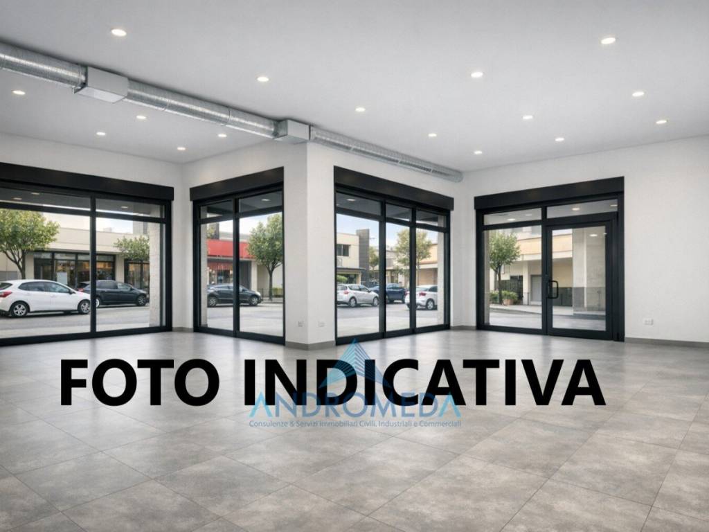 negozio in affitto ad Aversa