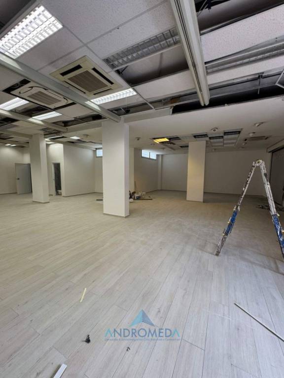 negozio in affitto ad Aversa