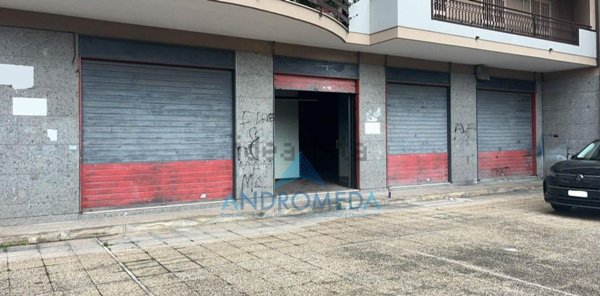 locale commerciale in affitto ad Aversa