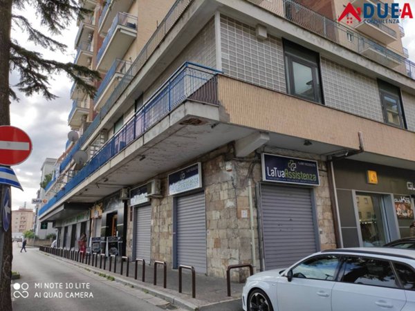 negozio in affitto ad Aversa in zona Centro Città