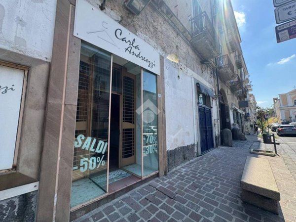 locale commerciale in affitto ad Aversa in zona Centro Città