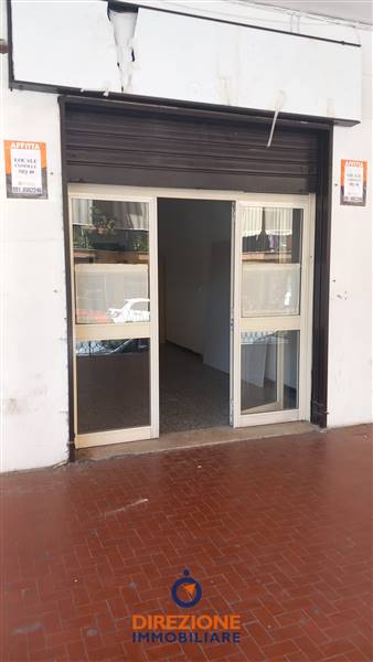 locale commerciale in affitto ad Aversa
