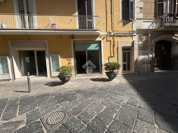 locale commerciale in affitto ad Aversa in zona Centro Città
