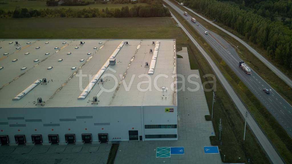 locale commerciale in affitto ad Aversa