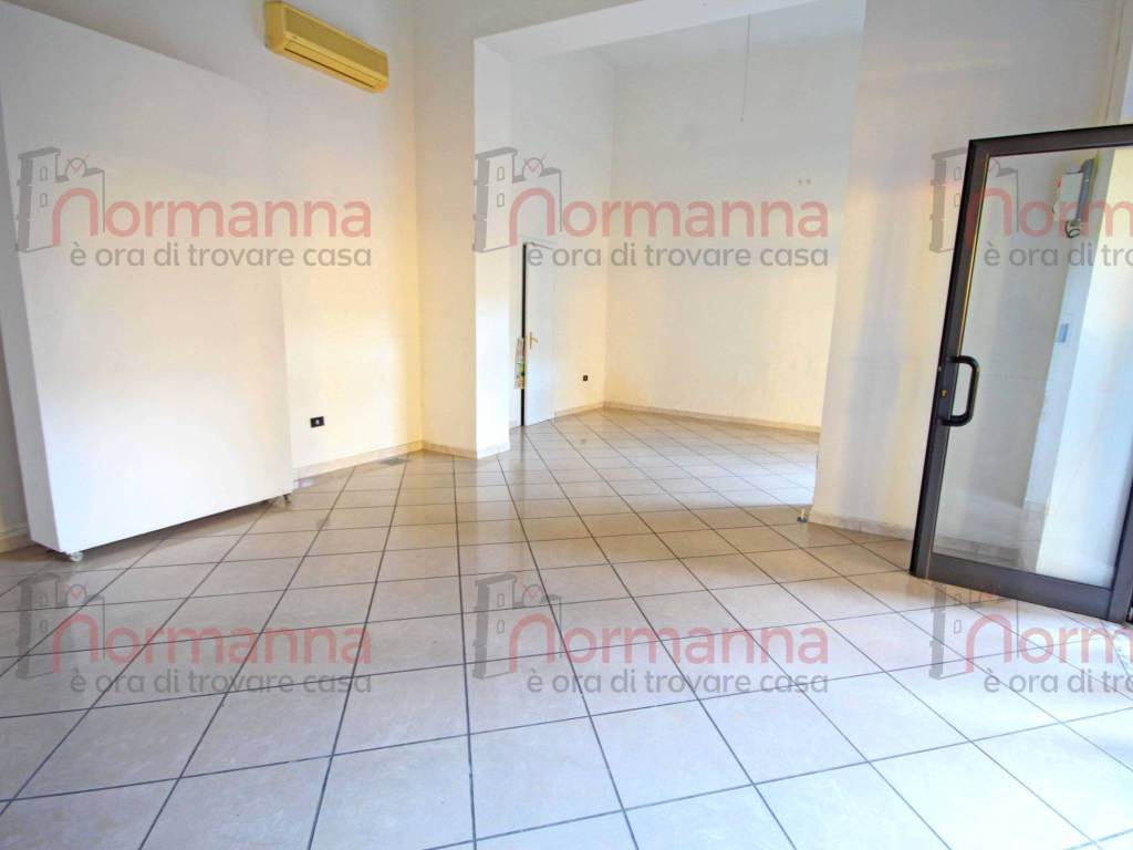 ufficio in affitto ad Aversa in zona Centro Città