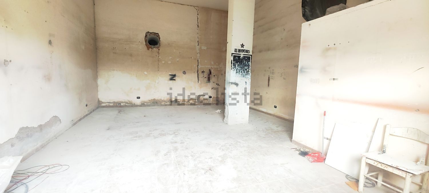 locale commerciale in affitto ad Aversa