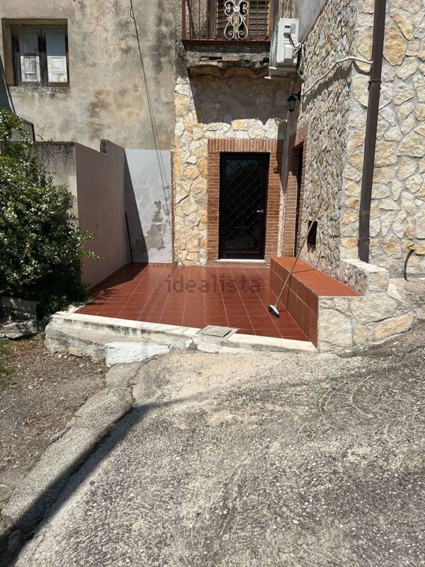appartamento in affitto a Caiazzo in zona Cesarano