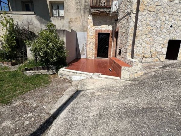 appartamento in affitto a Caiazzo in zona Cesarano