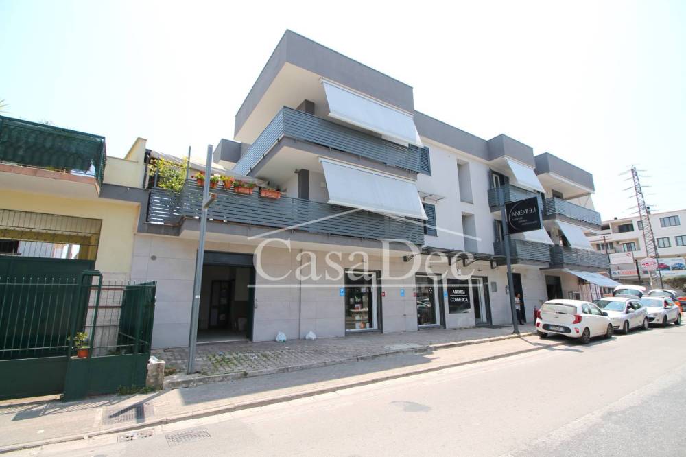 negozio in affitto a Cancello ed Arnone