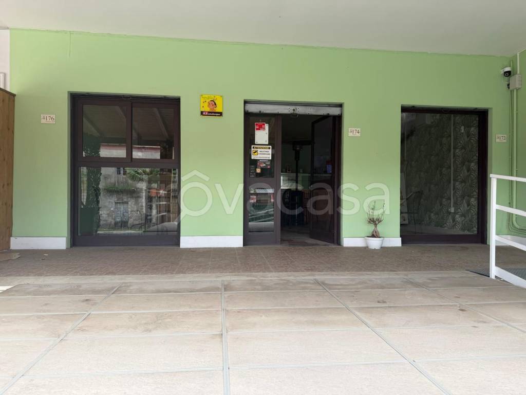 negozio in affitto a Cancello ed Arnone