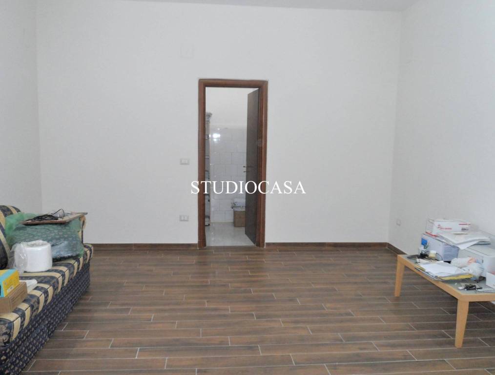 negozio in affitto a Capodrise