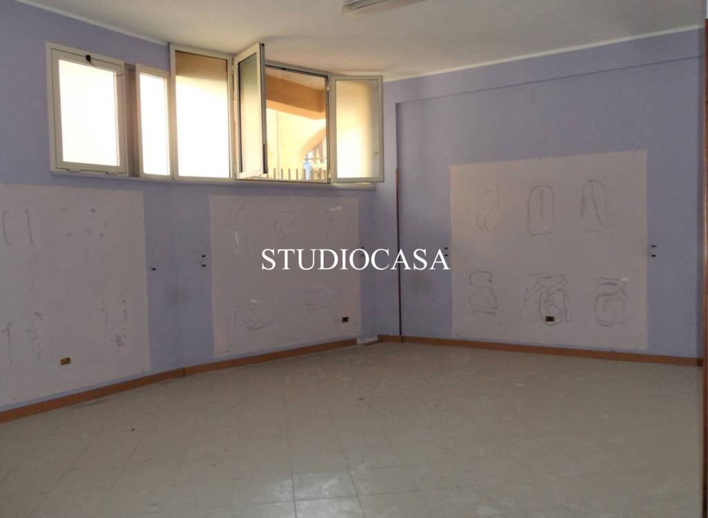 negozio in affitto a Capodrise