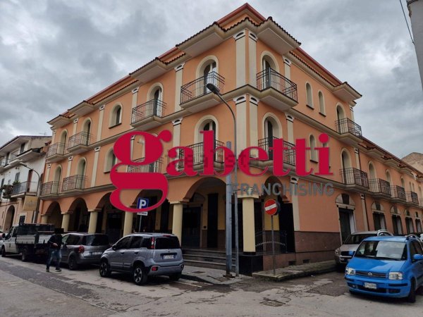 negozio in affitto a Capodrise