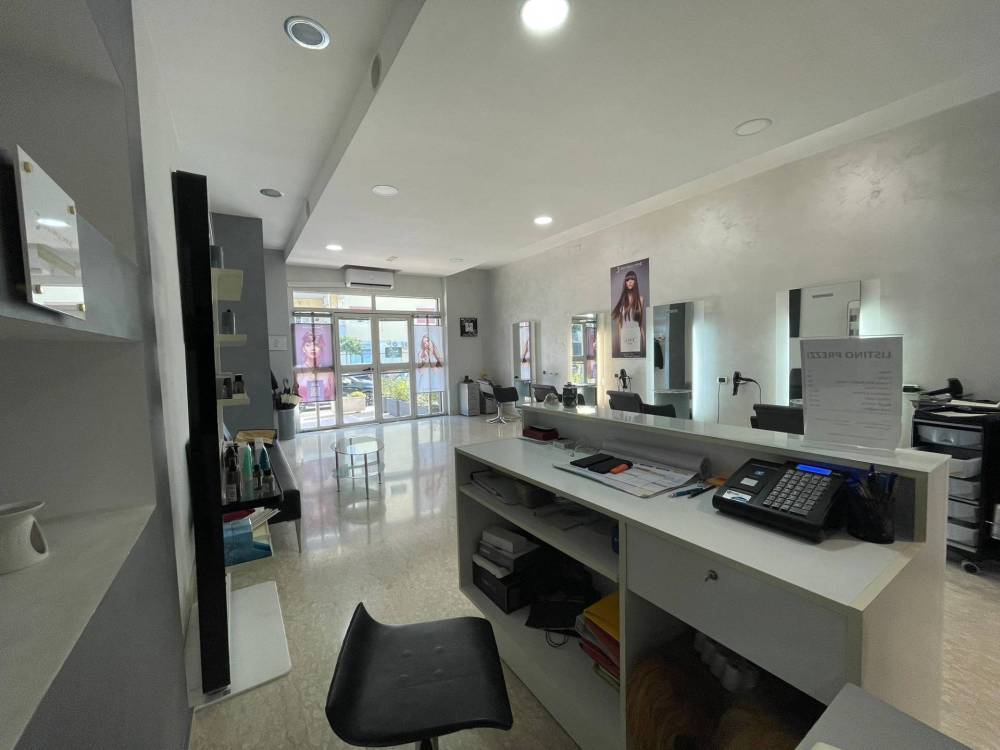 negozio in affitto a Capodrise