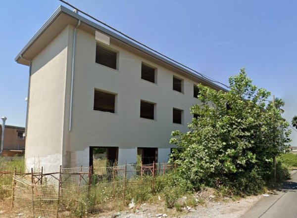 negozio in affitto a Capodrise