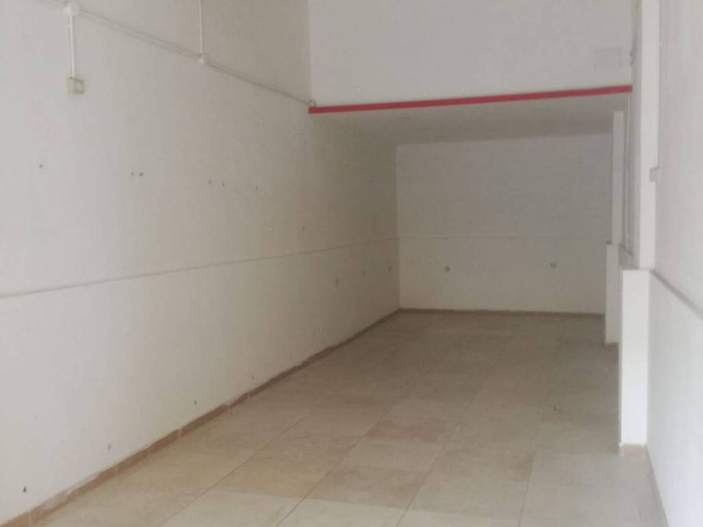 negozio in affitto a Capua