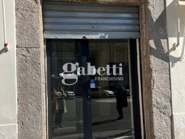 negozio in affitto a Capua