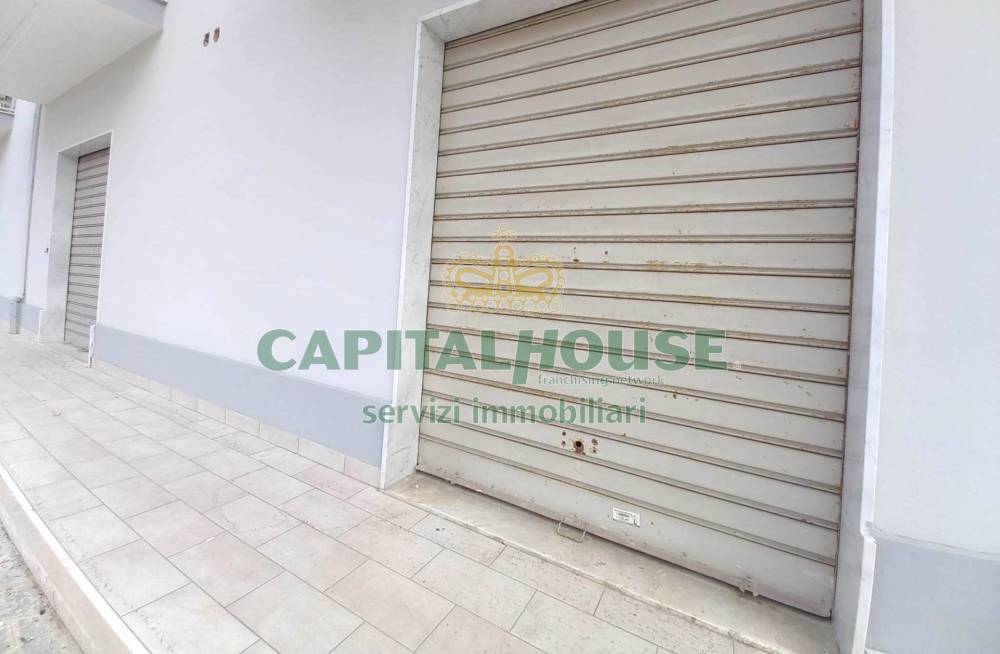 locale commerciale in affitto a Capua in zona Sant'Angelo in Formis