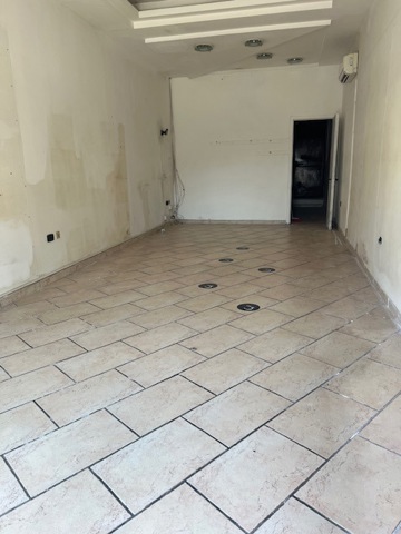 locale commerciale in affitto a Capua
