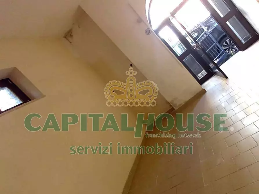locale commerciale in affitto a Capua