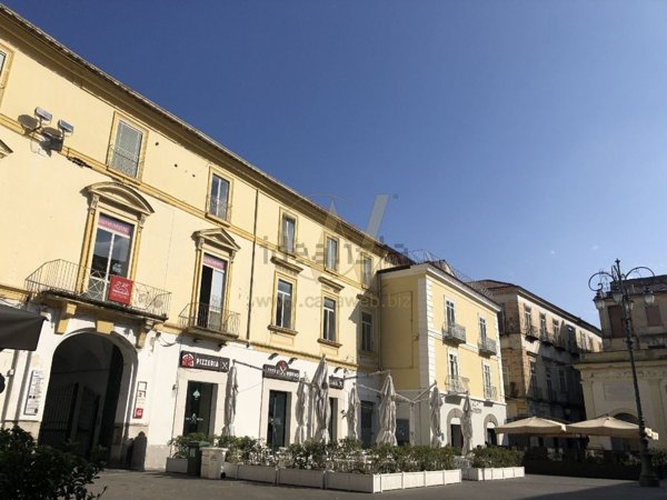 negozio in affitto a Capua