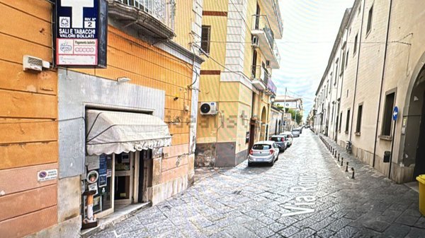 locale commerciale in affitto a Capua