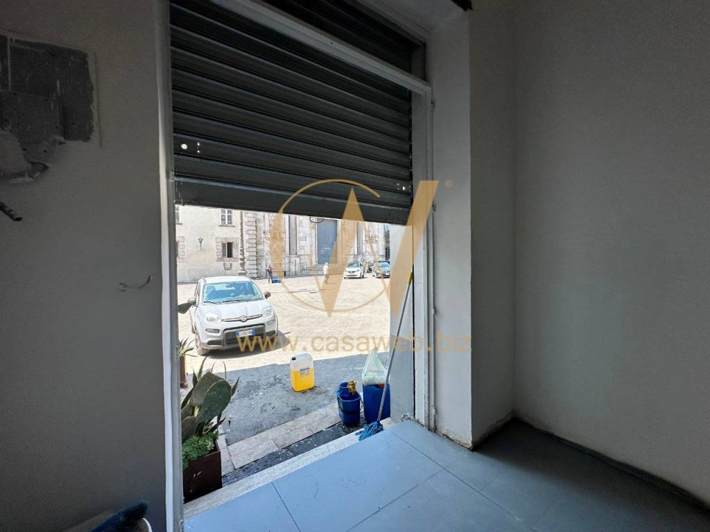 negozio in affitto a Capua