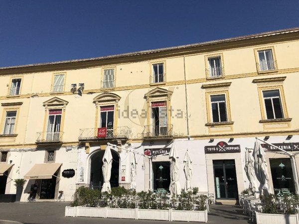 negozio in affitto a Capua