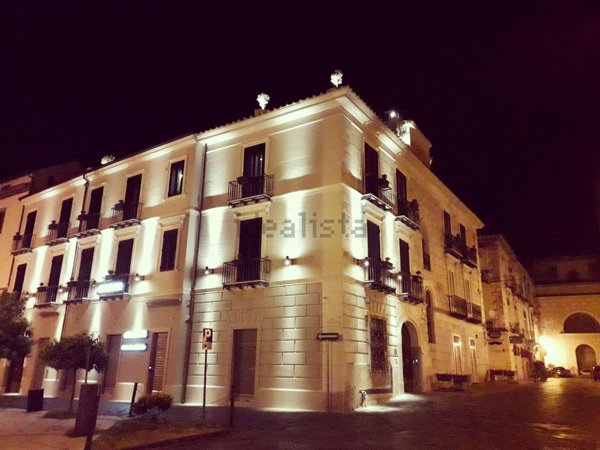 locale commerciale in affitto a Capua