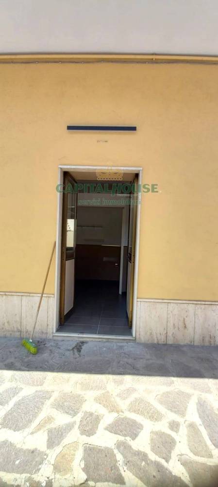 locale commerciale in affitto a Capua in zona Sant'Angelo in Formis