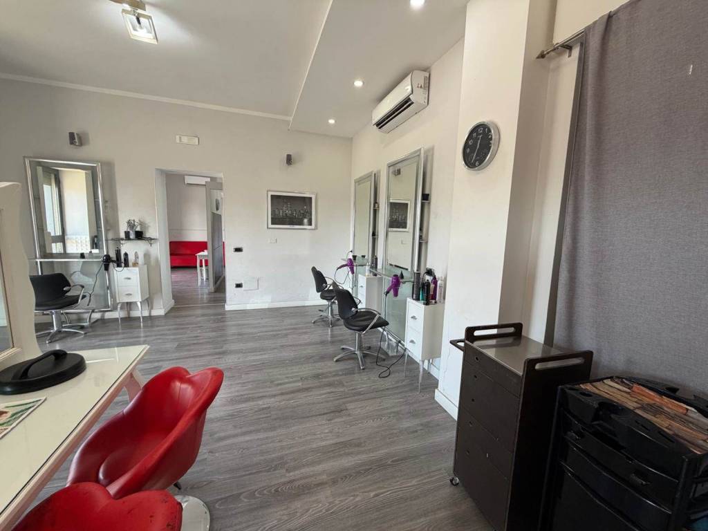 negozio in affitto a Capua in zona Sant'Angelo in Formis