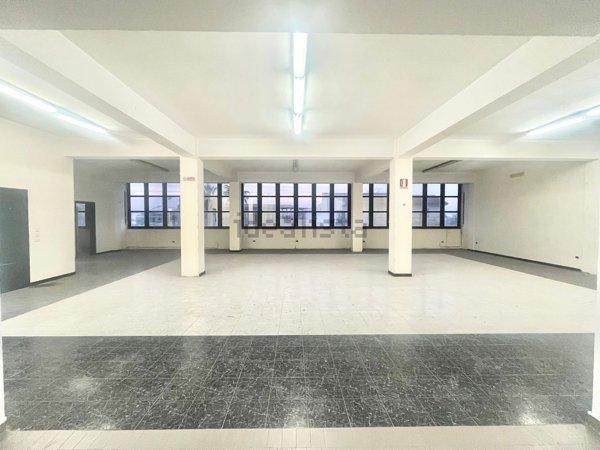 locale commerciale in affitto a Capua