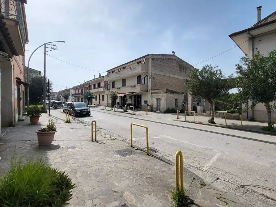 locale commerciale in affitto a Capua